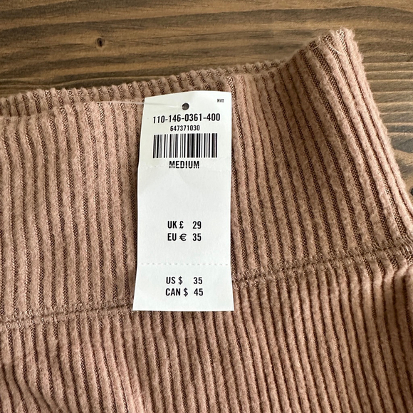 Abercrombie & Fitch Womens Ribbed Shorts Tan Size M Casual Summer Wear - Picture 2 of 7